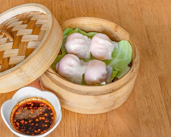 Gedämpfte Jiao Zi im Bambuskorb